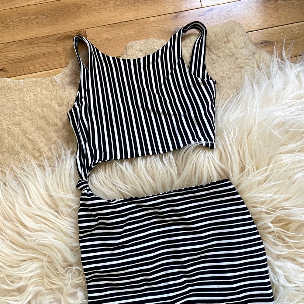 Zara Cut Out Striped Dress - Picture 2 of 9